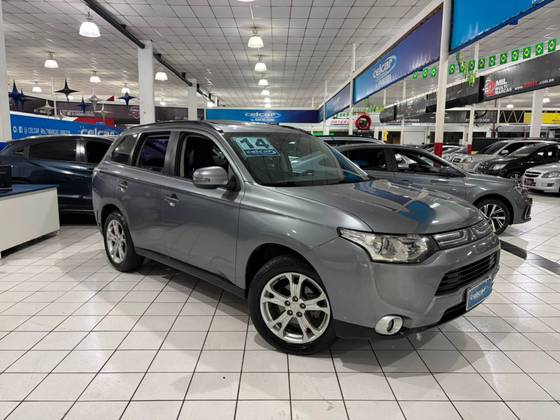MITSUBISHI OUTLANDER 2.0 PHEV 16V HÍBRIDO 4P AUTOMÁTICO MITSUBISHI OUTLANDER 2.0 PHEV 16V HÍBRIDO 4P AUTOMÁTICO